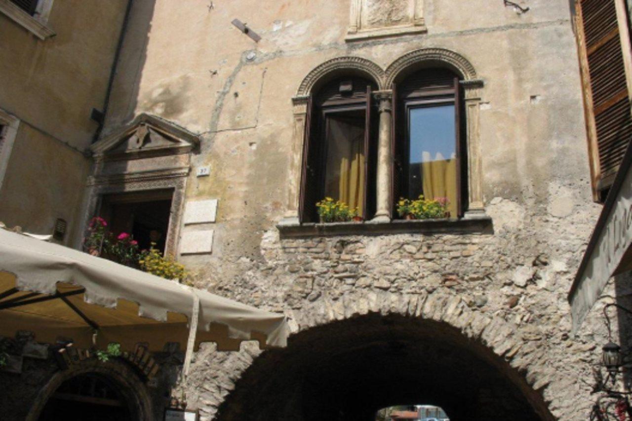 Palazzo Fregoso Lejlighed Garda  Eksteriør billede